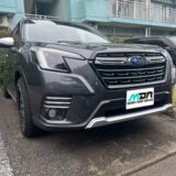 SUBARU フォレスター フロントガラスリペア 縁の黒い部分のヒビ　東京都町田市