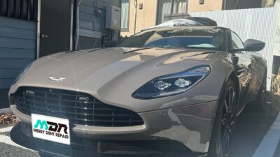 アストンマーチン DB11 フロントガラスリペア チッピング(内部にヒビのないガラス表面の欠け) 鎌倉市