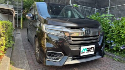 ホンダ ステップワゴン  ガラスの端から10cm以内  飛び石によるヒビのガラスリペア  横浜市