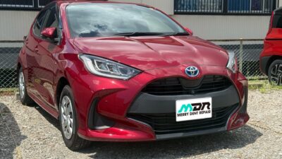 トヨタ ヤリス 飛び石ヒビのリペア ガラス下部の黒いプリント部分 横浜市