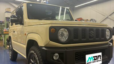 スズキ ジムニー  飛び石被害によるガラスのヒビ  海老名市