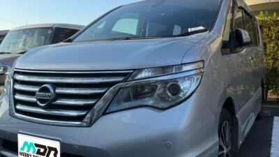 日産 セレナ  飛び石被害によるガラスリペア  黒い縁付近  藤沢市