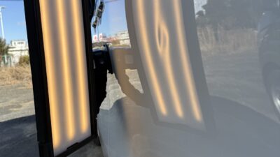 トヨタ  アルファード  ガッツリしたドアパンチのヘコミ  デントリペア  藤沢市