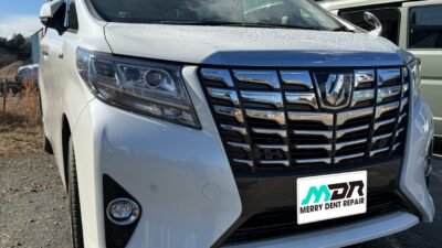 トヨタ  アルファード  リヤゲートのヘコミ  デントリペア  藤沢市