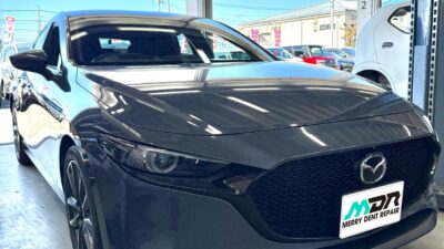 MAZDA3 ファストバック  ３cmのドアパンチのデントリペア やや鋭いヘコミ  横浜市